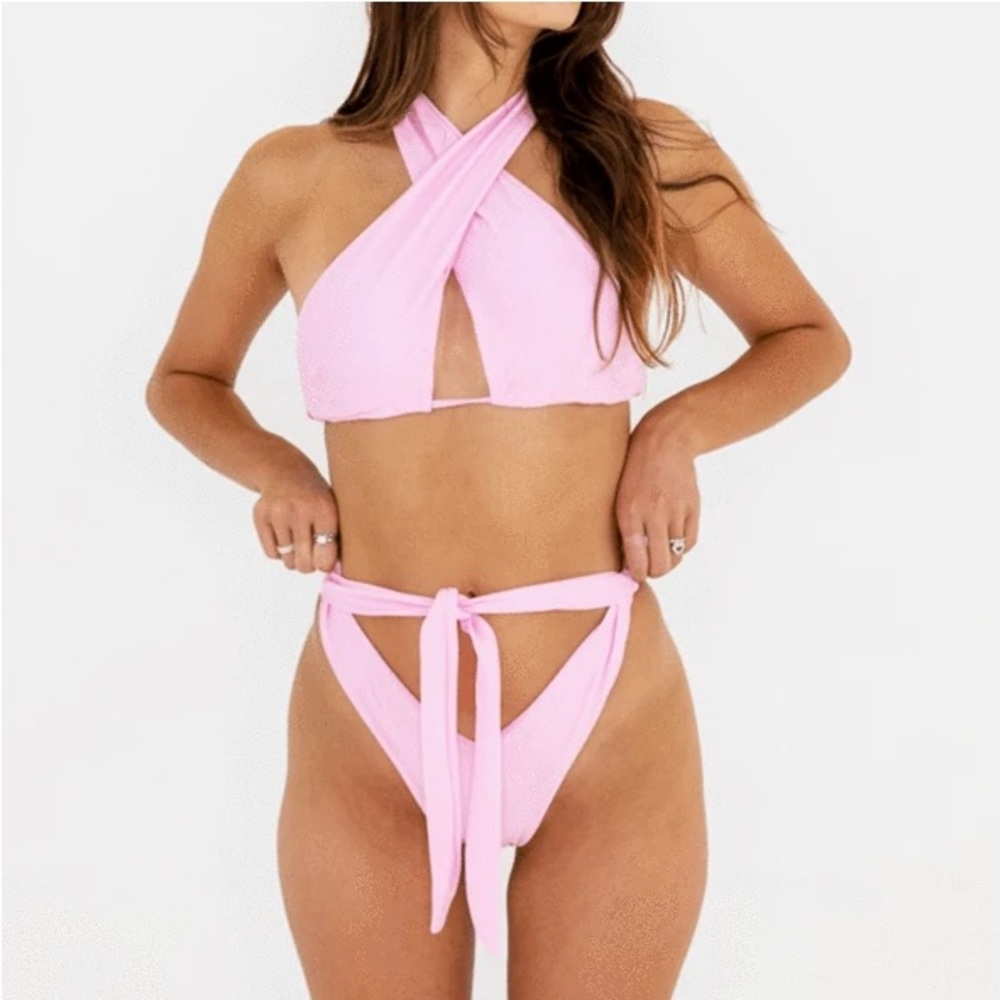 AURELLE pink bikini in size small (never worn!)